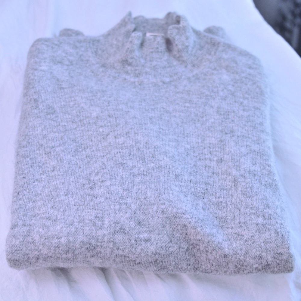 100% Cashmere scallop Mock Turtleneck Sweater